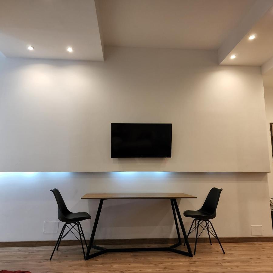 The Laurels - City Center Apartment Тирана Экстерьер фото